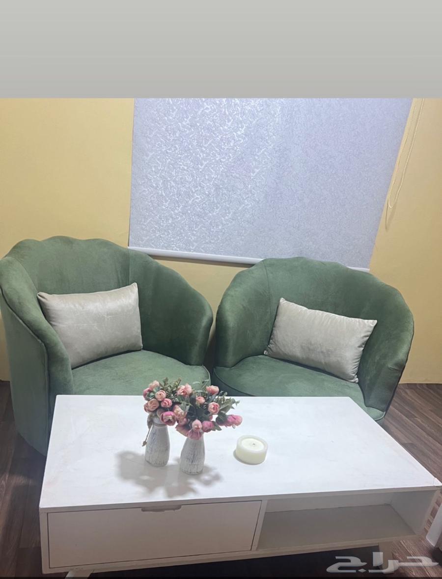 طاوله و كنب للبيع64372712051073110