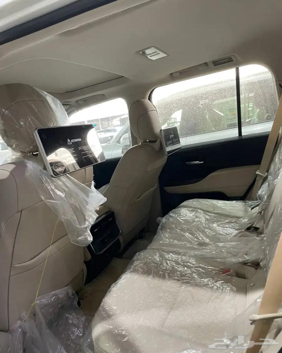 لاند كروزر الموديل 24ال 4 بحالة الوكاله ماشي6000 فقط سعودي64414926999298110
