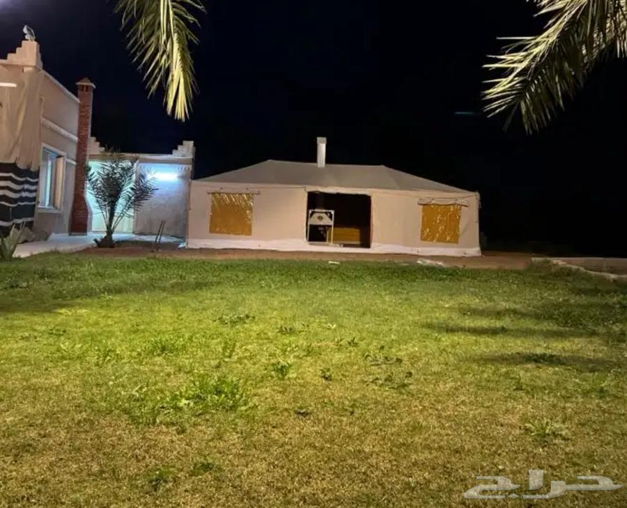 Royal tent without elaboration, simple used64373253348738110