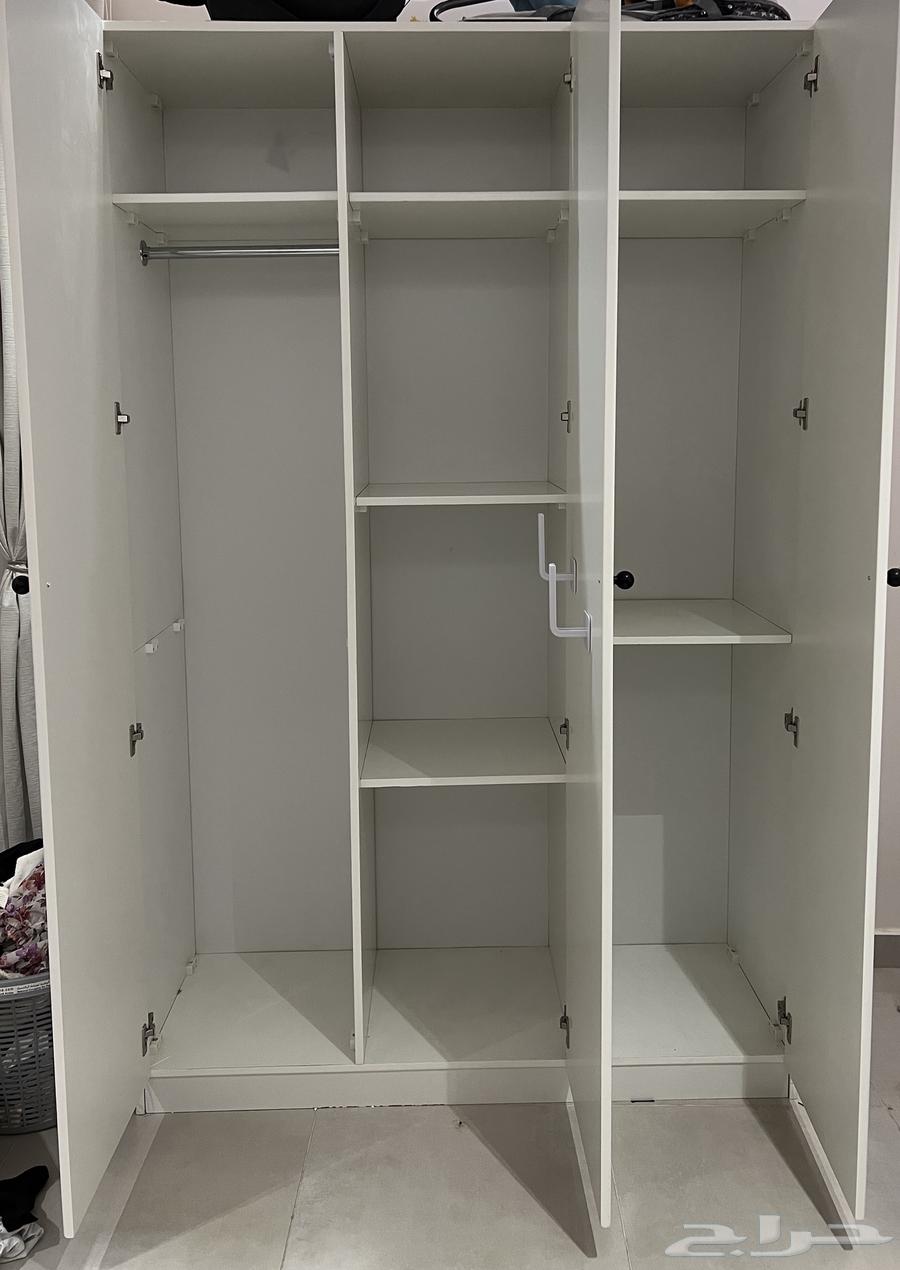 دولاب ملابس نظيف للبيع64371569765123112