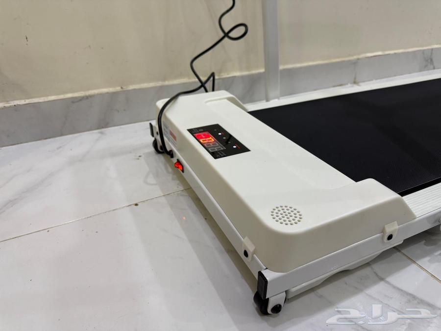 Walk on a new treadmill, same image shown64371162270851112