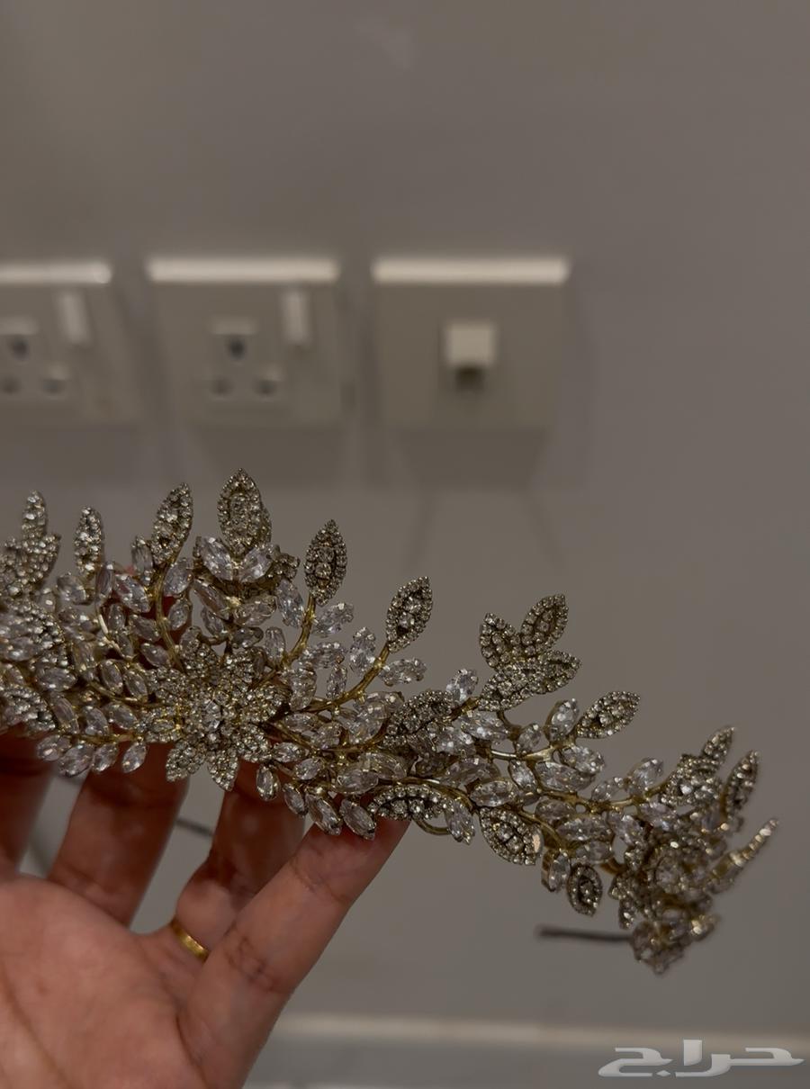 Bridal crown used in good condition (150 I bought it for 300)64375423041154110