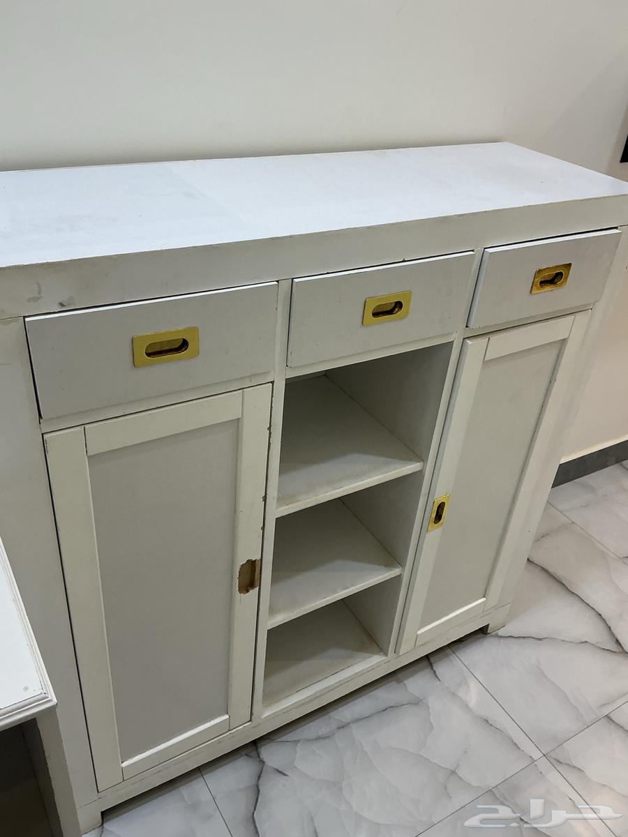 كنب مع طولات وستاير وشاشه للبيع64371118749570110