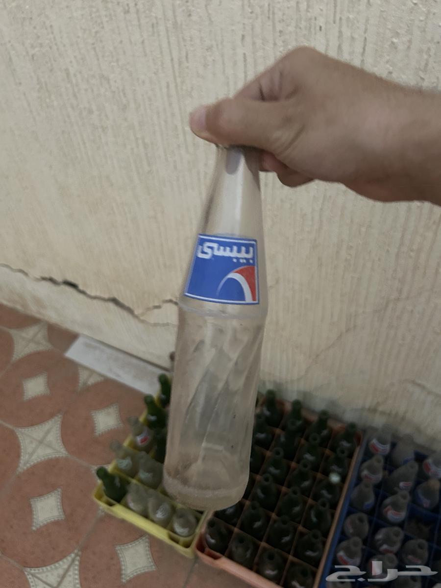 Pepsi, 7UP, and Miranda bottles64367143943810111