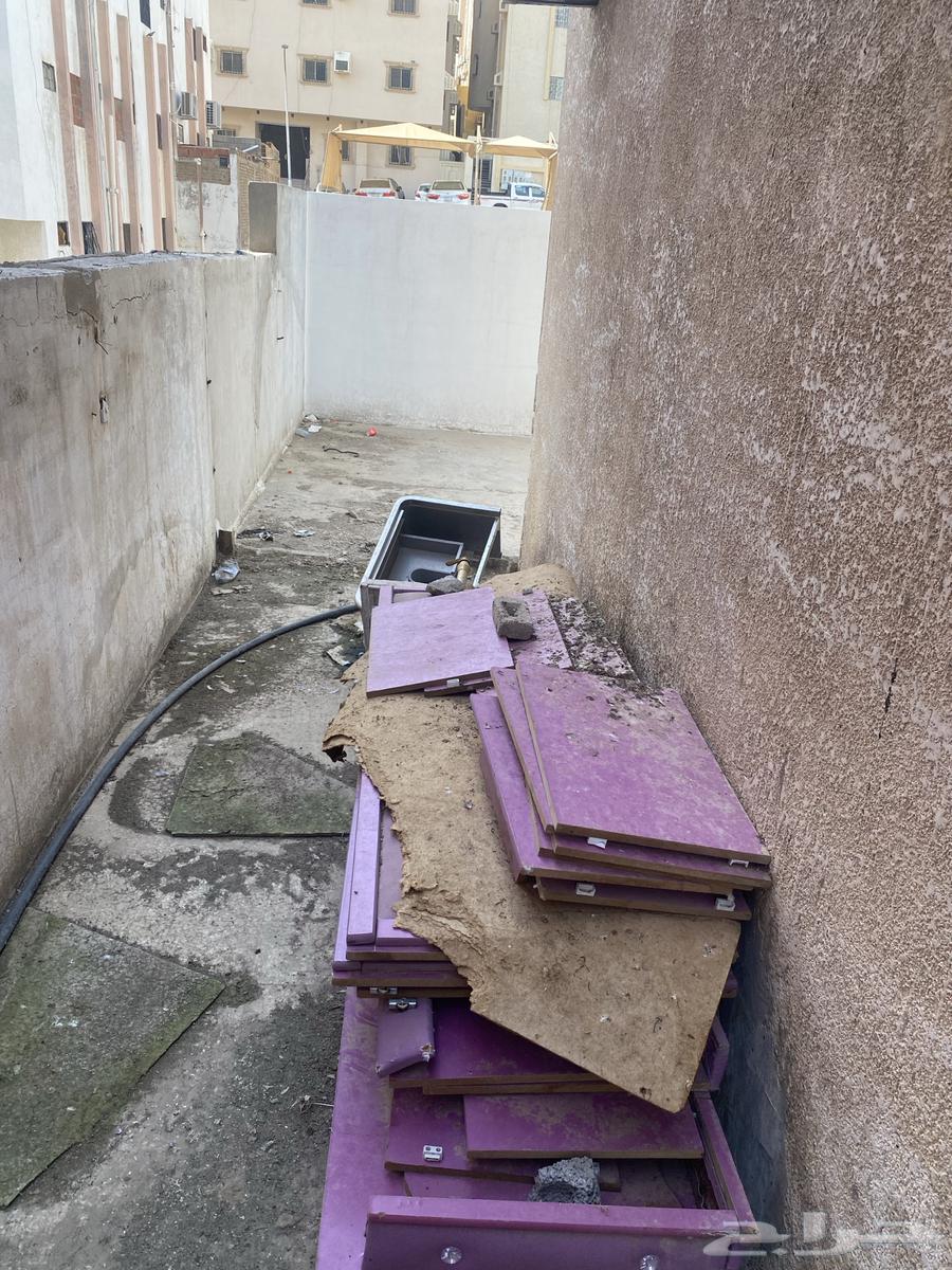 دواليب خشب بصحه جيده للبيع64370497395843111