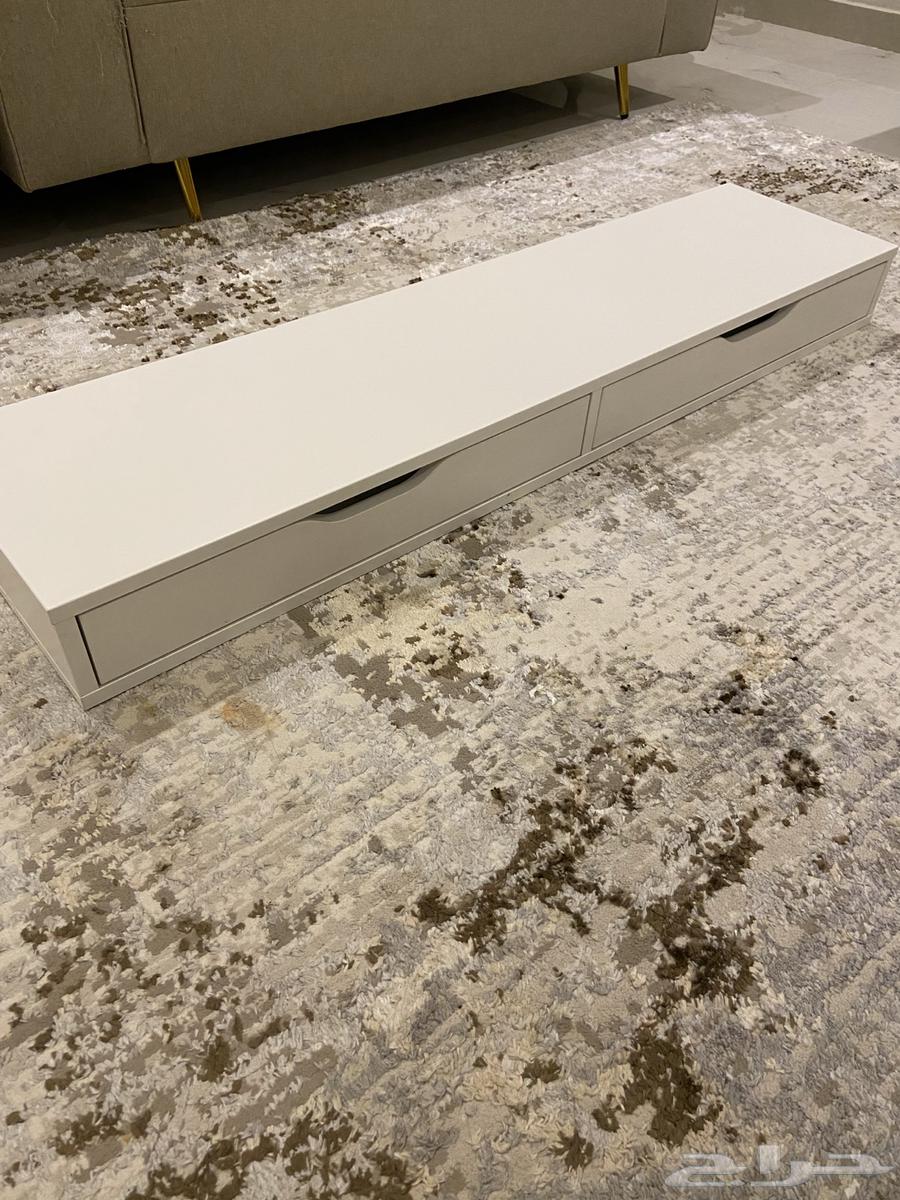 رف جداري من ايكيا64365410816642110