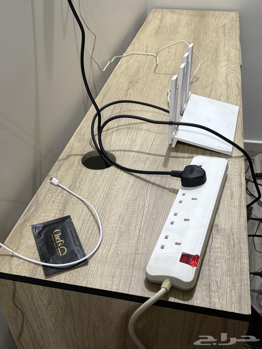 طاولة مكتبية وطاولة صالة64362877272065111