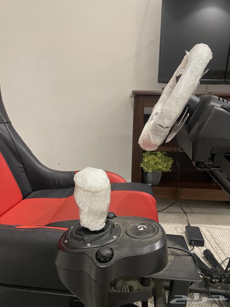 Clean kart seat with regular gear and pedals64363861369857111