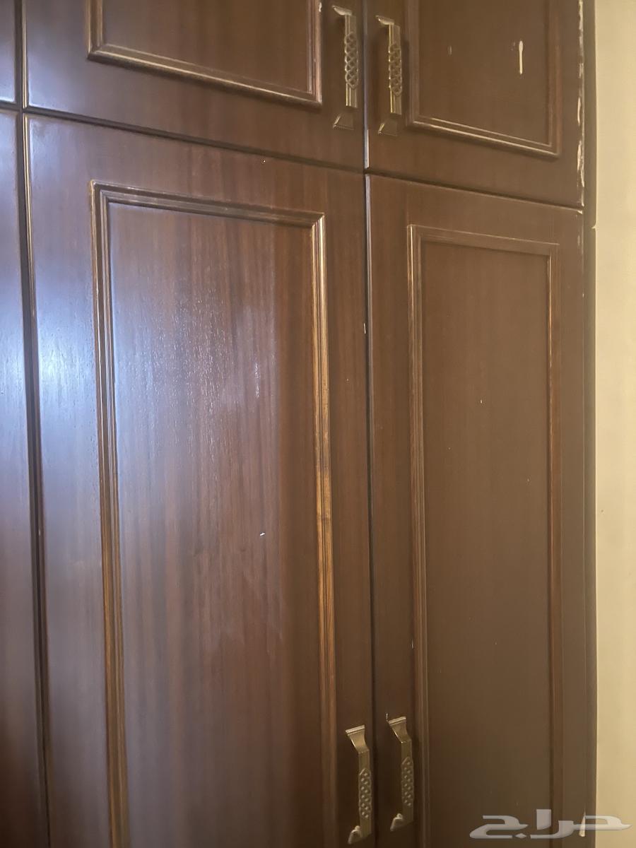 دواليب لون بني نظيفه جدن64372915743362113