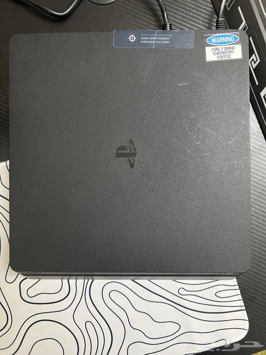 للبيع سوني 4 نظيف حد 300-350 والبيع مستعجل64369747516674110