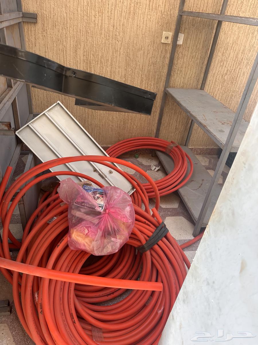 اغراض محل سباكة كاملة مع الرفوف64367784996738114