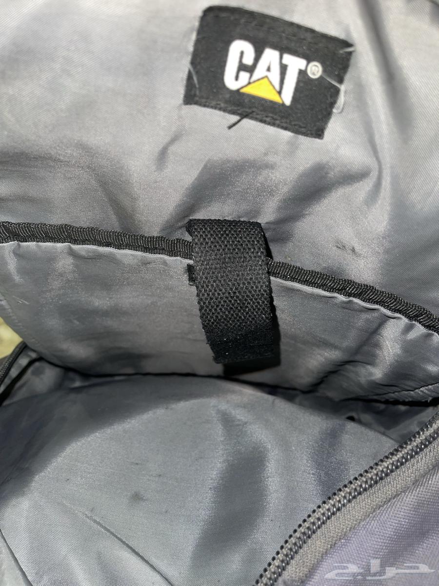 There is a Diddas brand and Cat brand in good condition with no defects64373388381442111