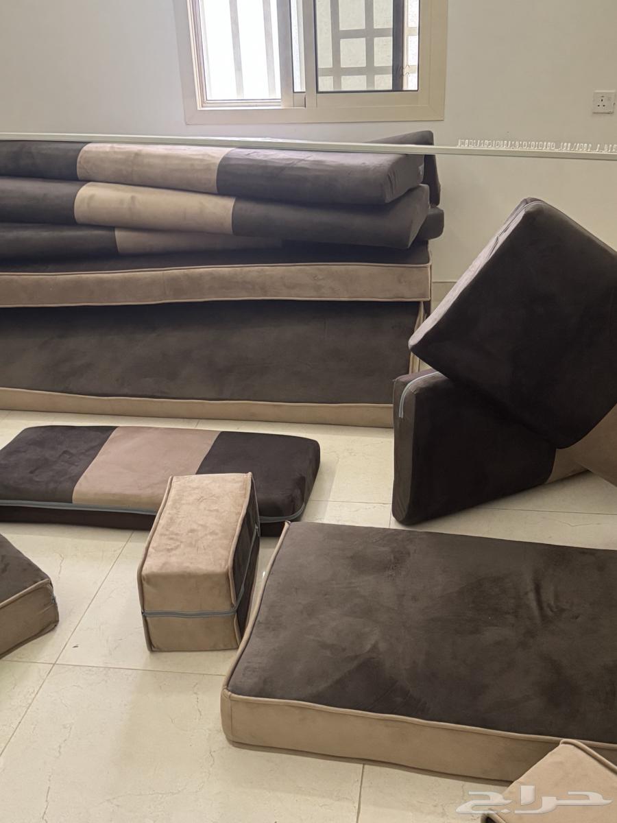 جلسة ارضية 4 6 شبه جديدة64369747507585110