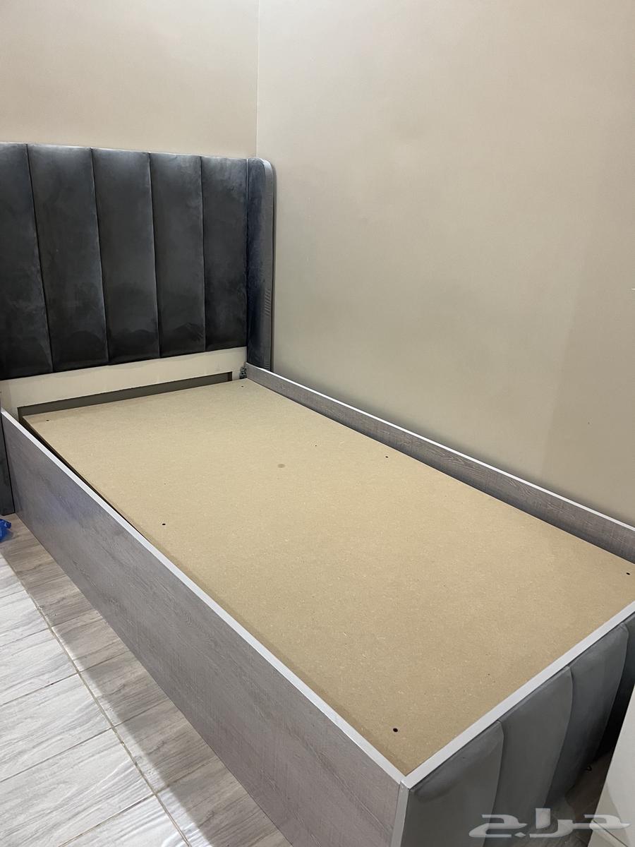 سرير جديد با 400 مع الي داخله قابل للتفاوض64376006069121110