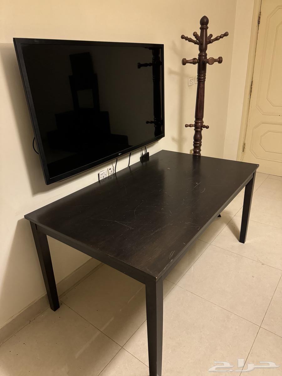 Wardrobe, table, and dresser64376377397762114