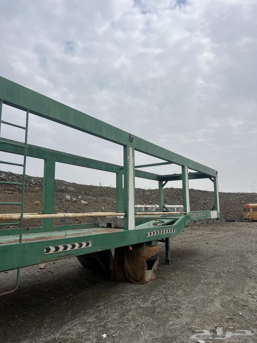 Tider Al-Basami new with covers planted there, a vehicle attached64509884751617111