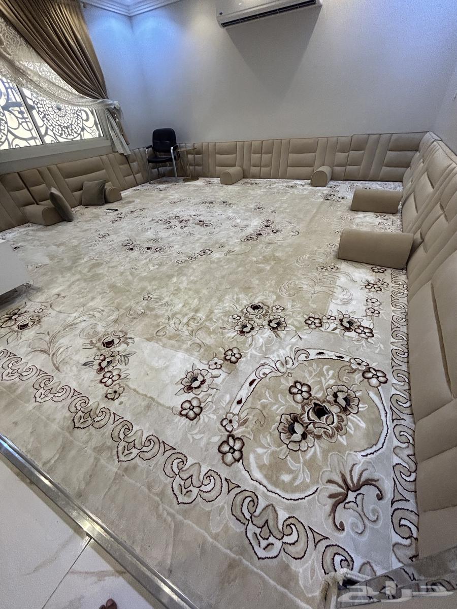 Turkish type carpet .. 5x5 approximately one year of use ..64368630698754110