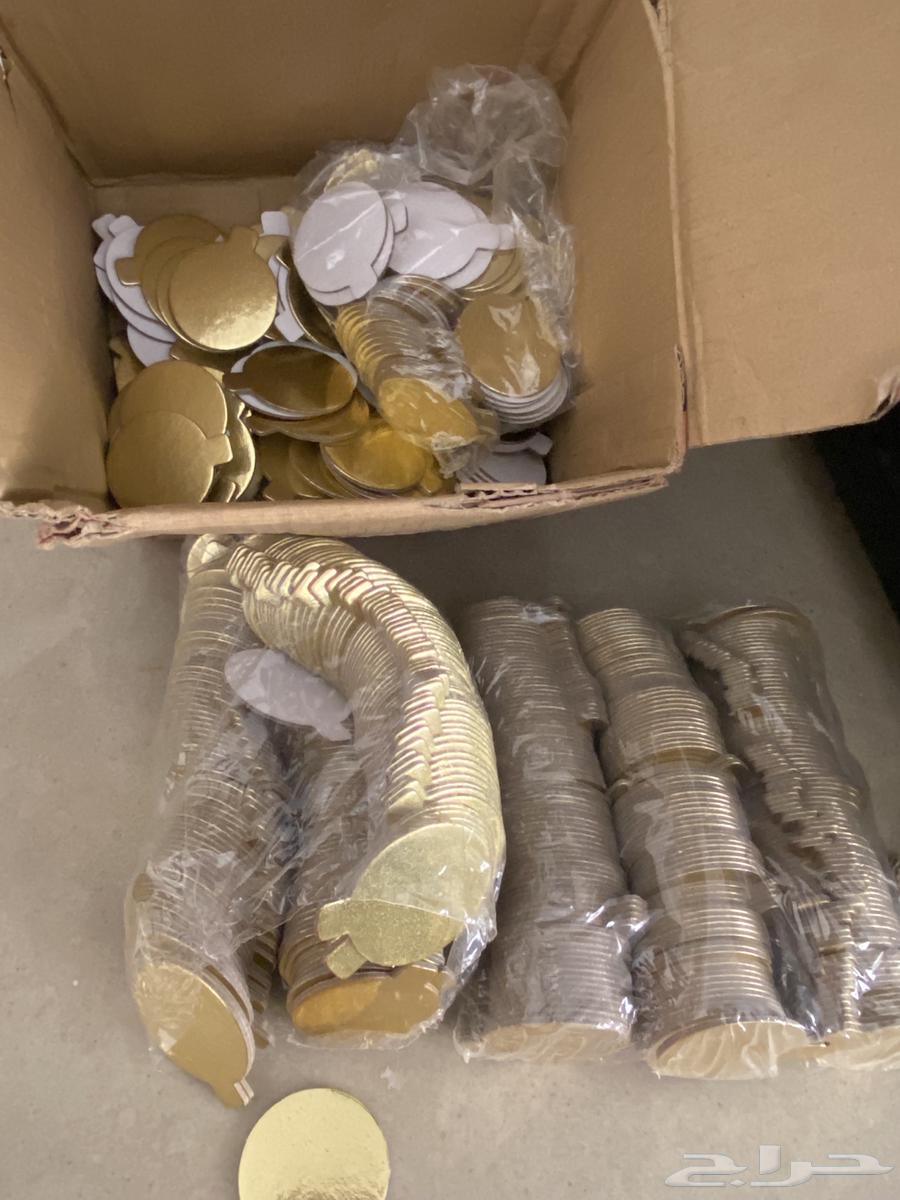 فرن كهربائي ماركة الهمر مع ملحقاته وصياني معدن وقواعد كيك64365983093890113