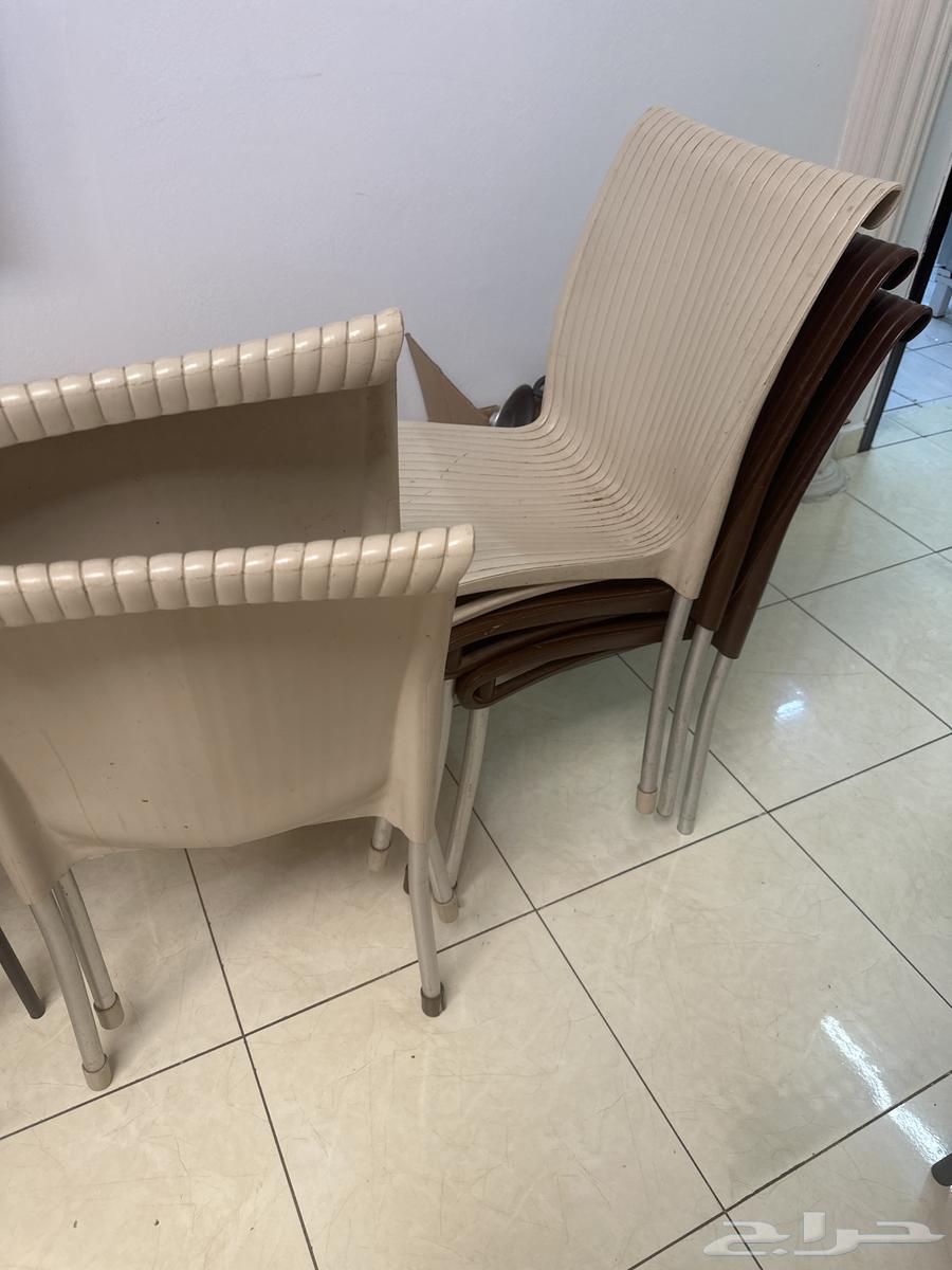 6 كراسي بلاستك بحاله جيده64368310364929110