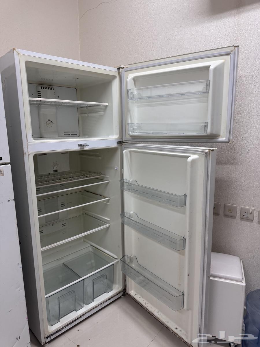2 large refrigerators for sale, need maintenance, price 200 for both64368616102787113