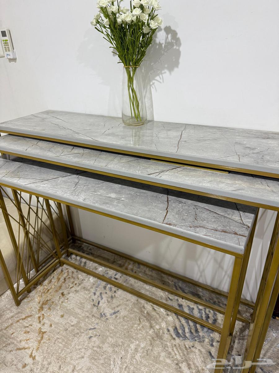 Set of tables64369257875074111