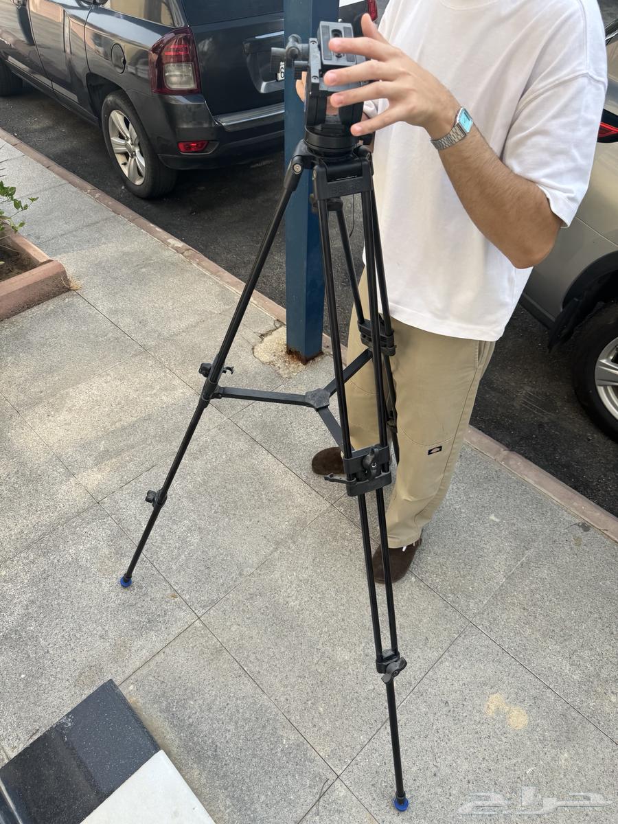 For sale Black Magic camera with two lenses, SSD, and stand64375946976257112