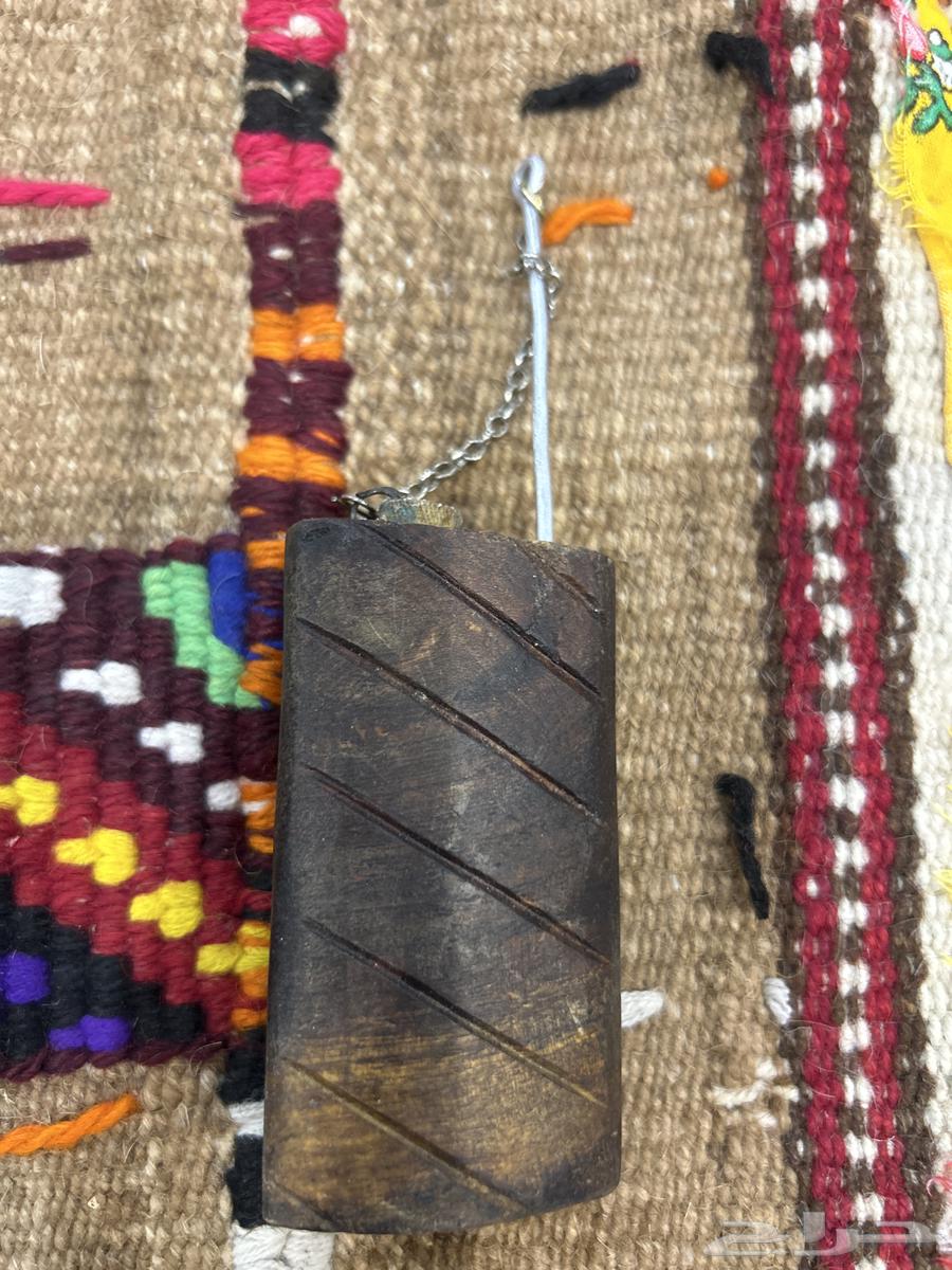 Ancient kohl container64373624927747112