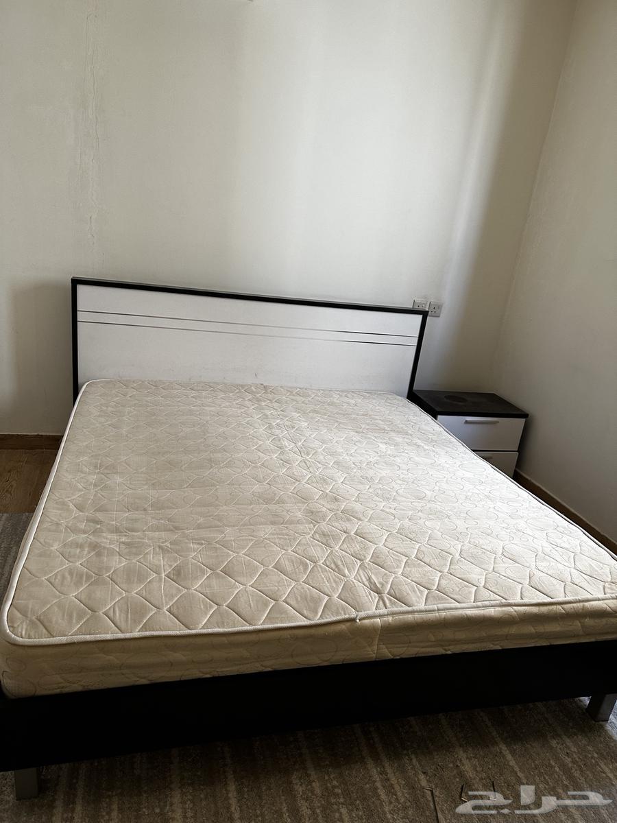 غرفة نوم مستعمله للبيع خشب ماليزي64376780874497110