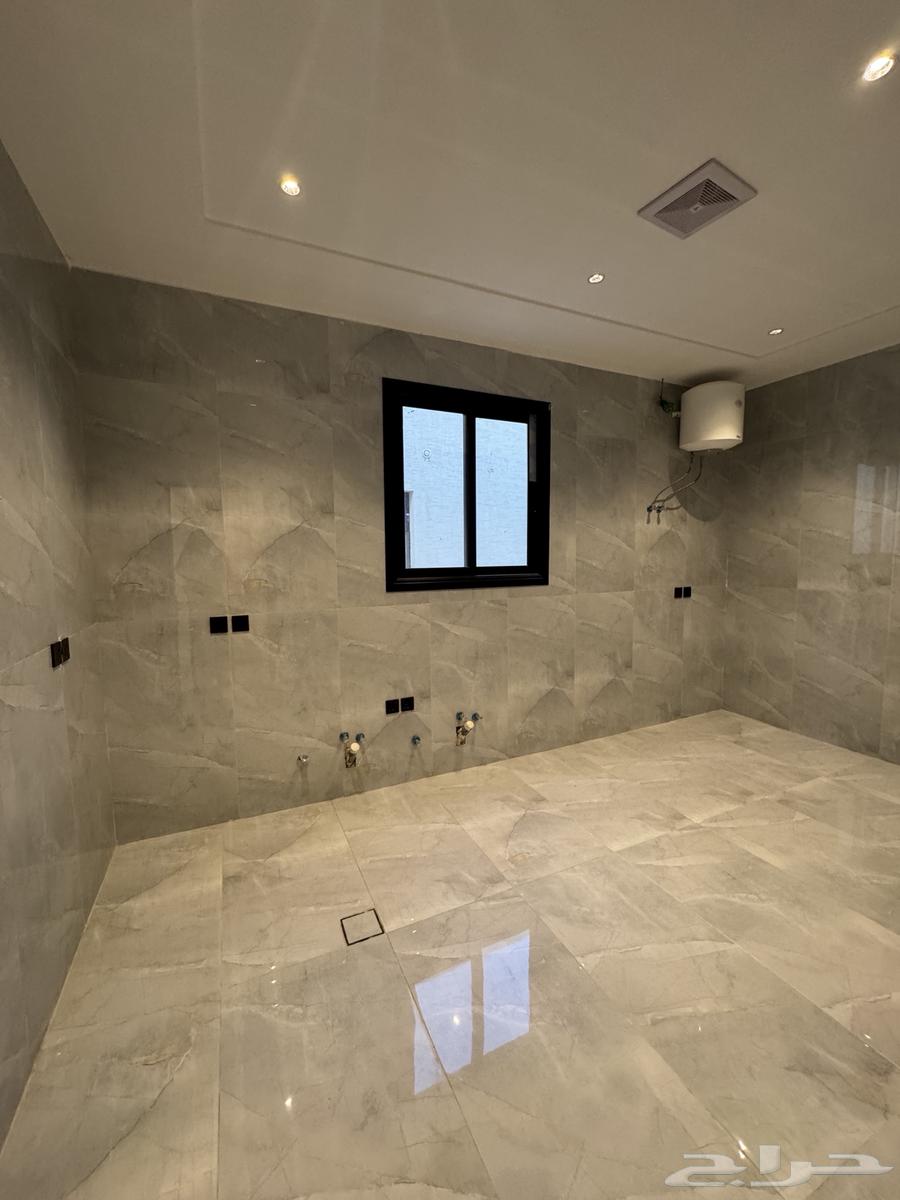 For sale, first floor with distinctive area, Al-Janadriyah neighborhood63613873070849114