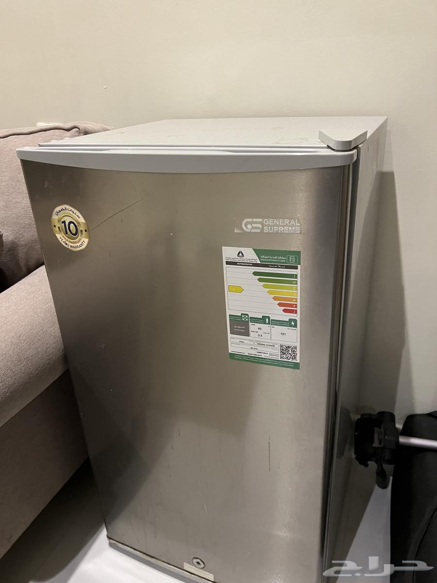 سرير نفر ونص وكنبة مع طاولة ايكيا وسجادة وثلاجة للبيع64368441227649111