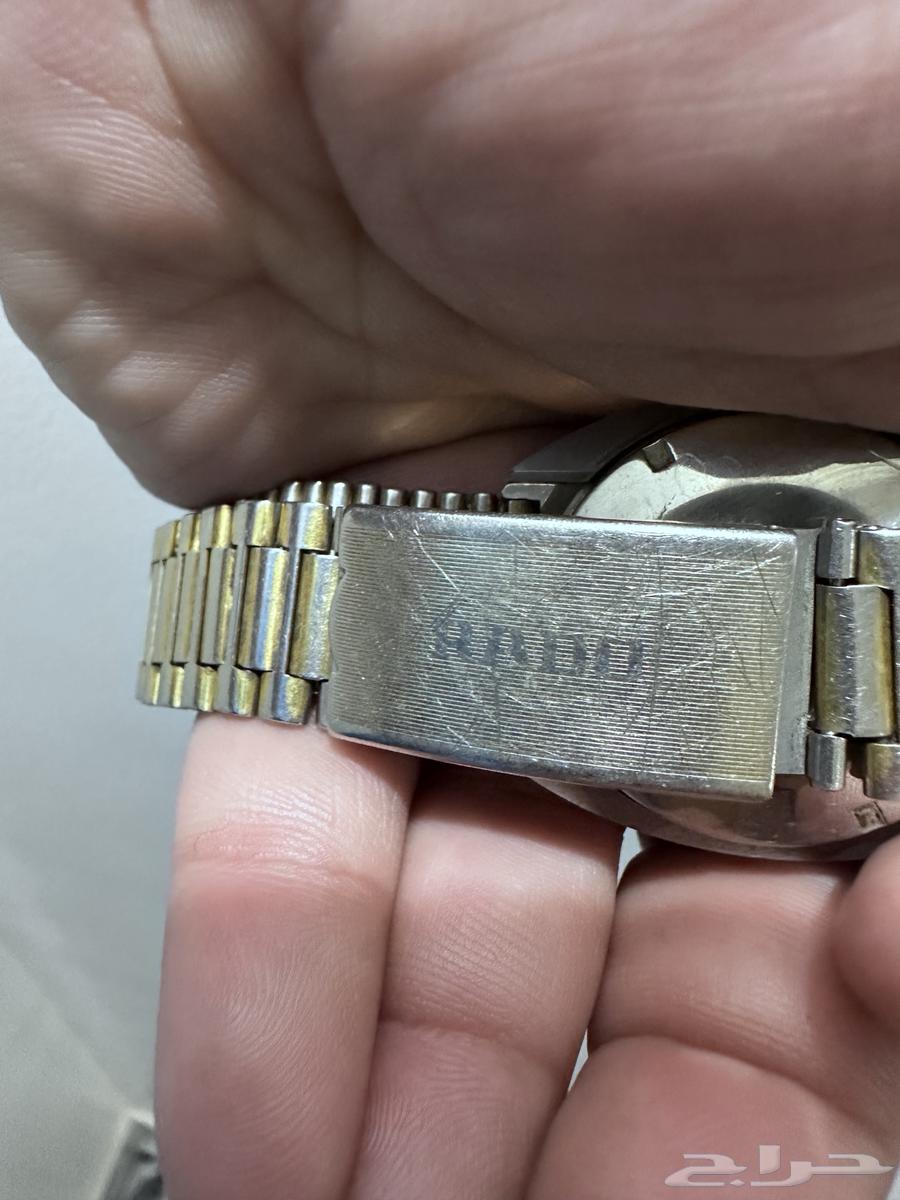 ساعة رادو اصلي قديمة جدا  ونادره.64365983055491112