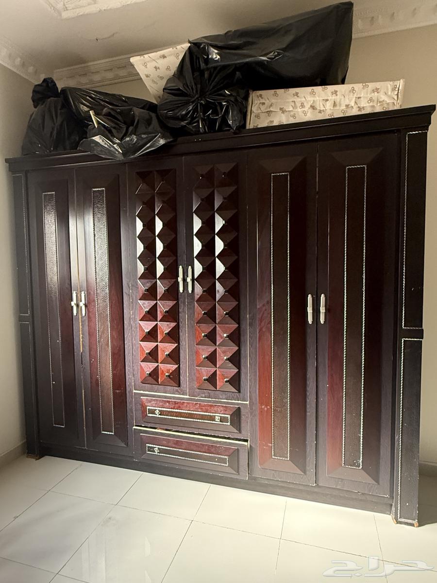 خزانة للبيع شبه جديده 6 بيبان64373223864322110