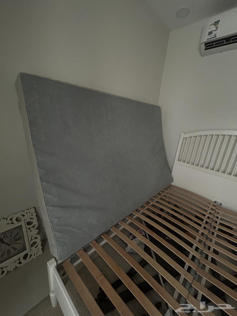 سرير شبه جديد مع المرتبه من ايكيا64366189992193113