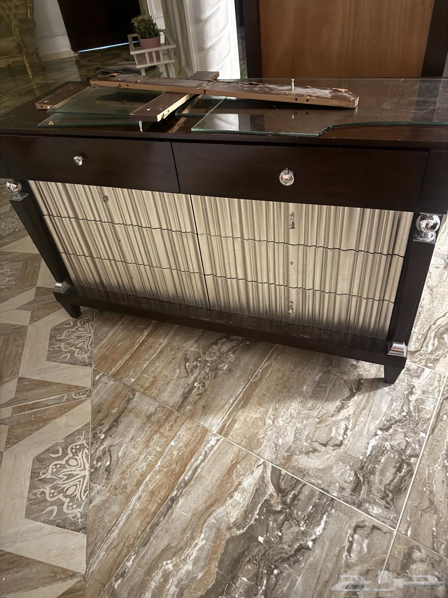 Comedienne and insertion and buffet and release64371511637889112