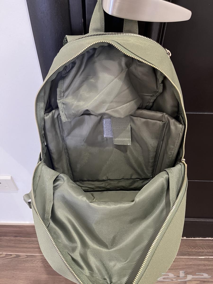 شنطه مدرسيه نظيفه جدااا ب 9064371365042561111