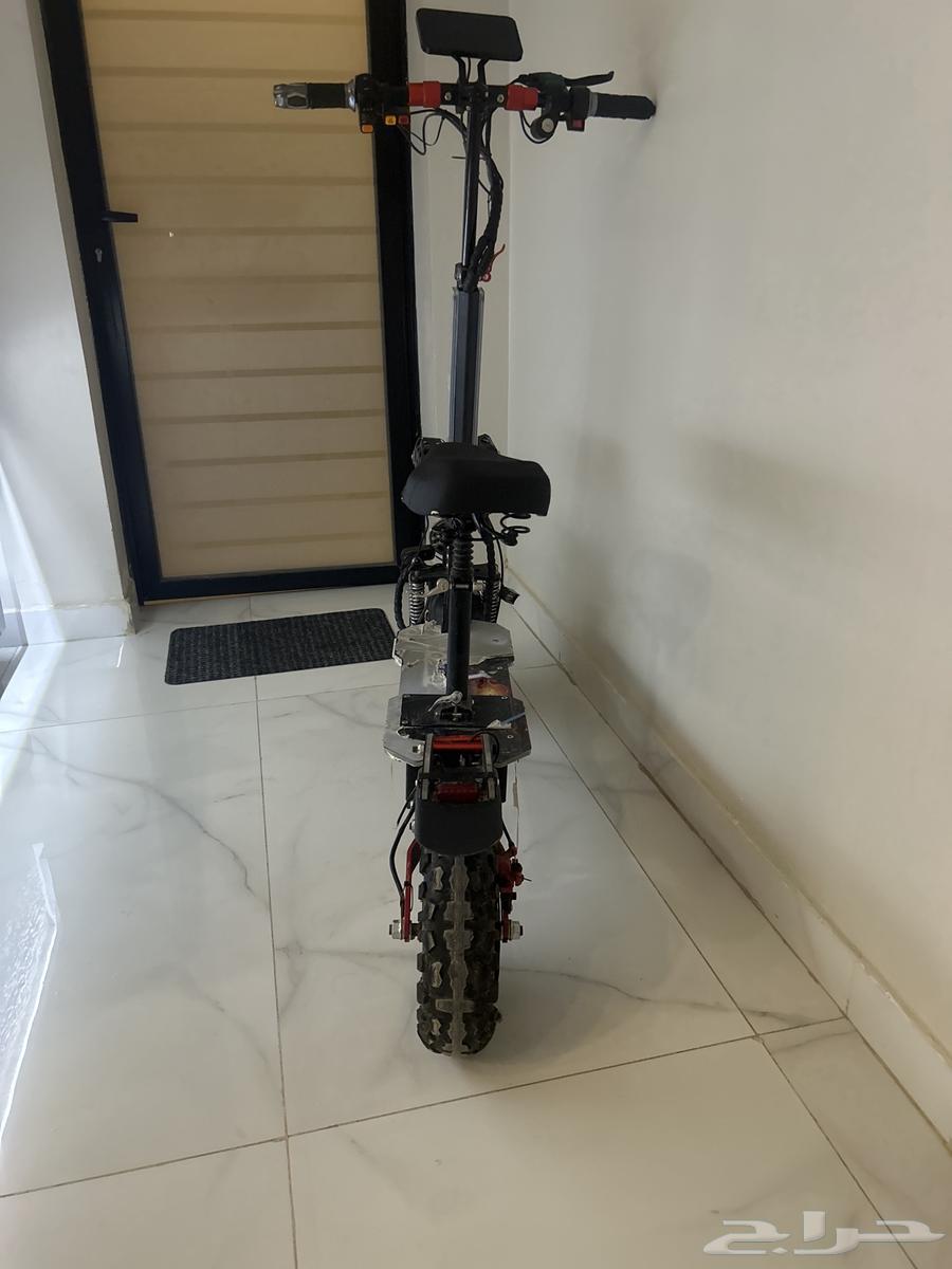 Scooter for sale with front and rear dual motors, four wheels, 4000 watts, very fast with screen64372097437186112