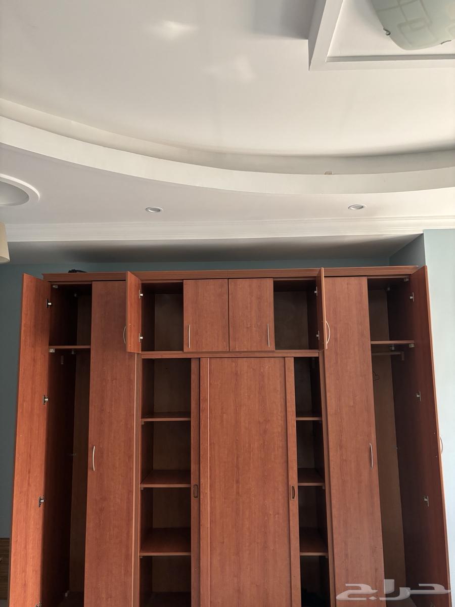 دولاب ملابس كبير ونظيف64369908256515112