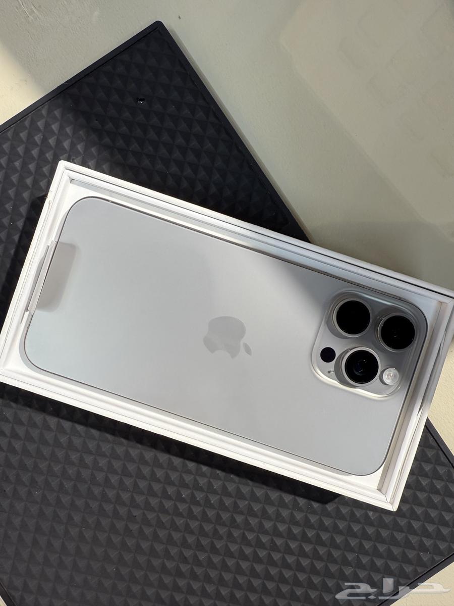 iPhone 15 Pro Max64372741058946110