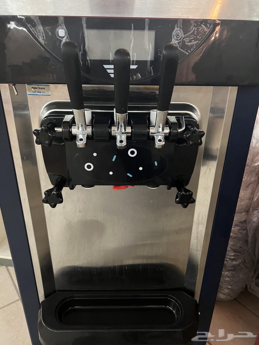 Ice cream machine in very excellent condition64372170653443112