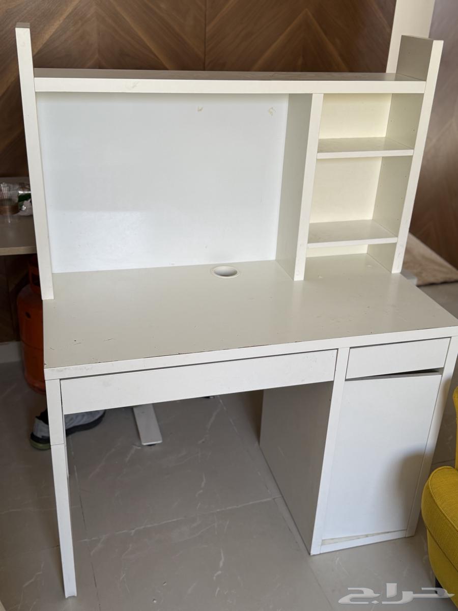 مكتب ايكيا مستعمل نظيف للبيع 250 ريال64367755581569110