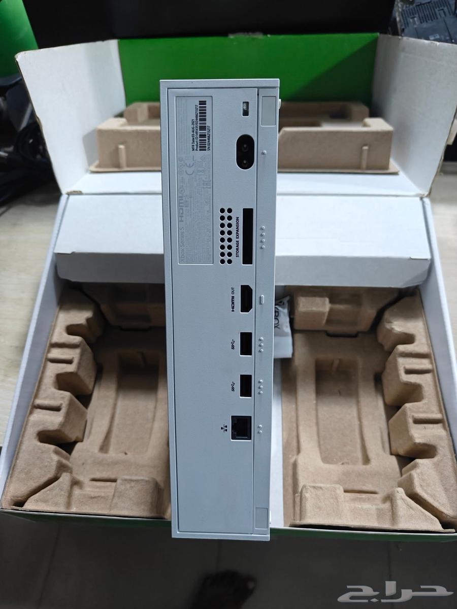 XBOX series S  like new few days used64371278120195112