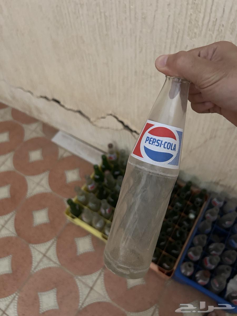 Pepsi, 7UP, and Miranda bottles64367143943810112