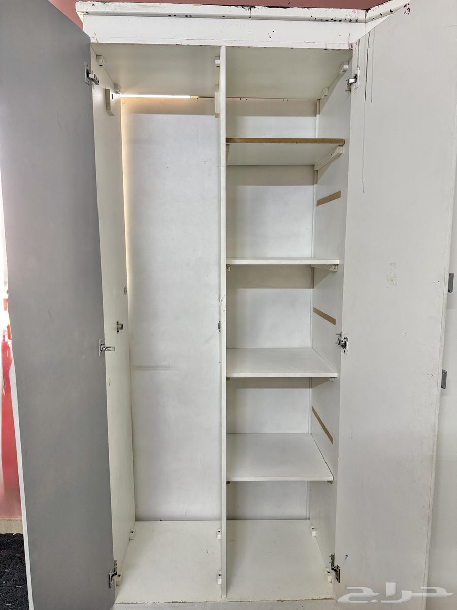 Corner cabinet with 5 doors, custom details64368105290755113