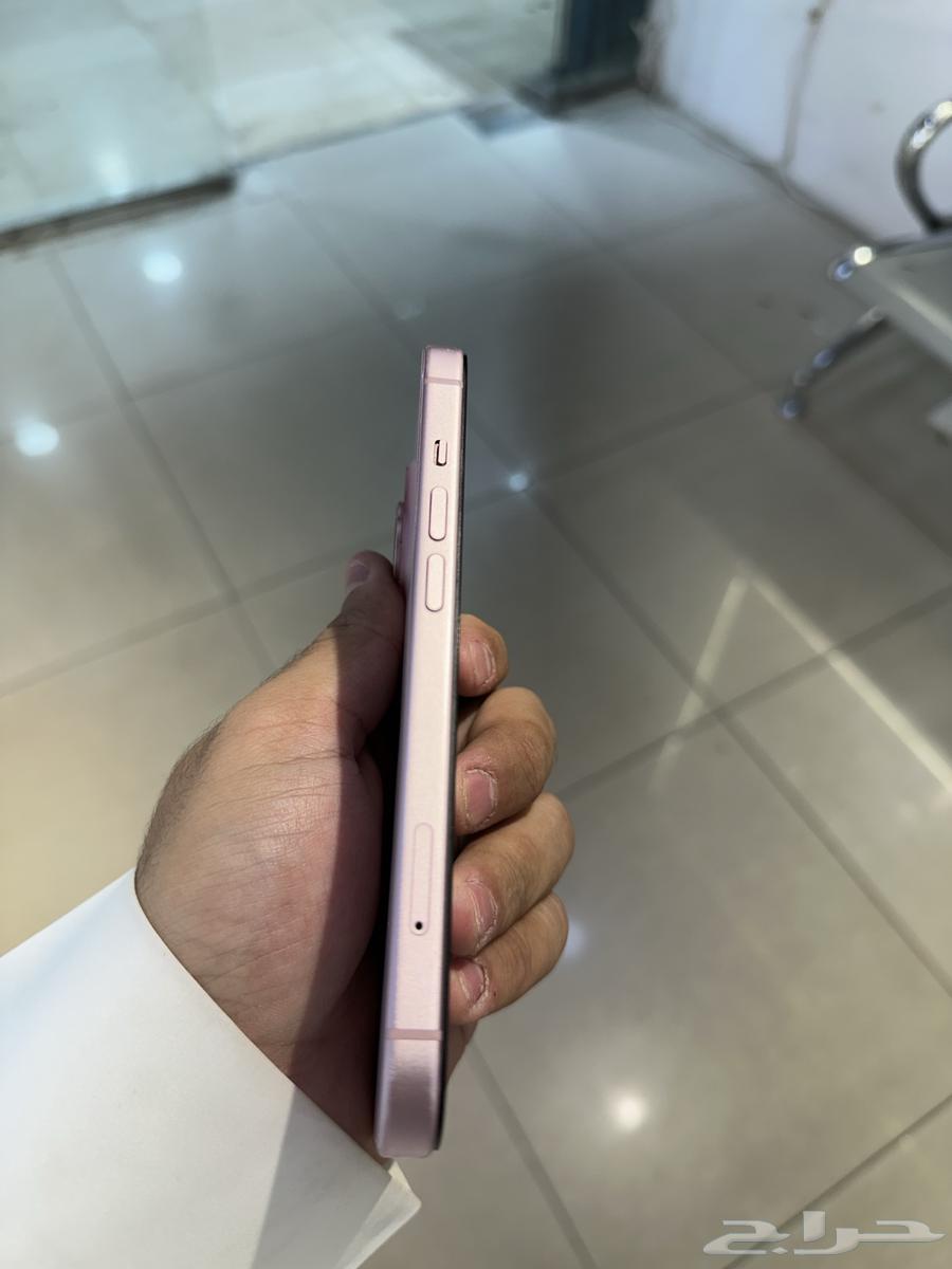 أيفون 15 عادي وردي64375991313538112