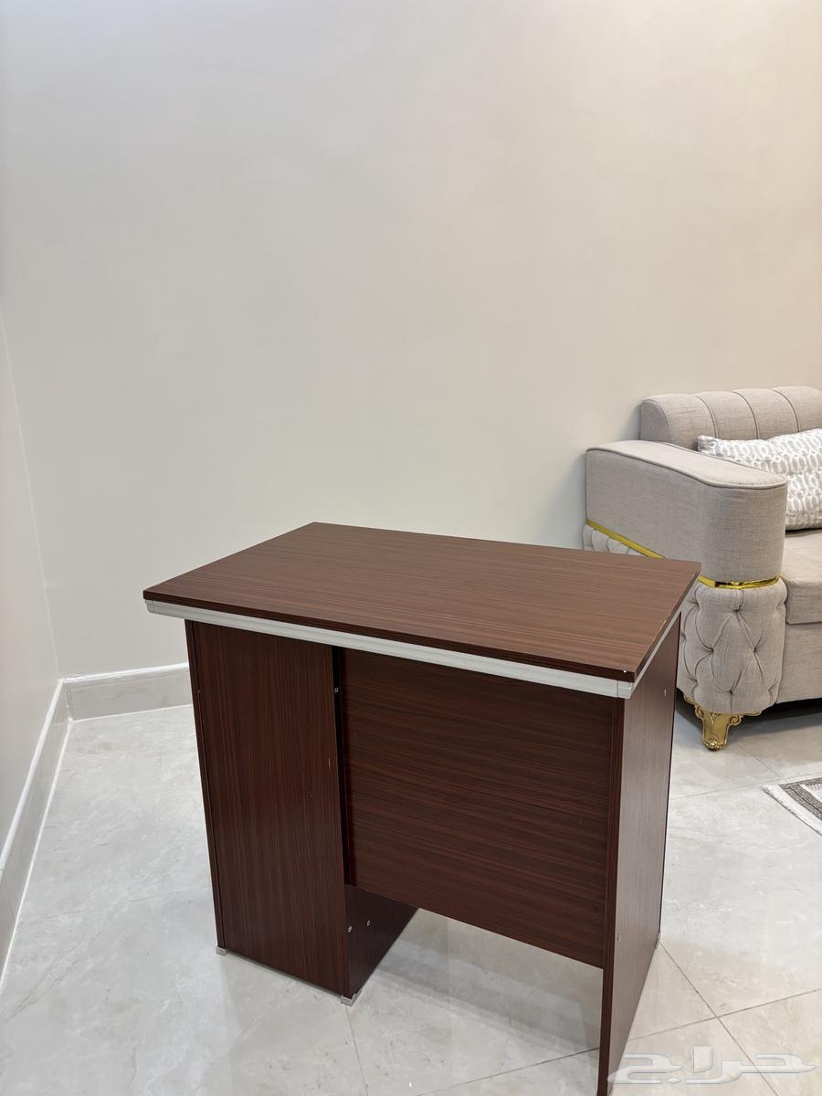 Computer or monitor table64372375215873114