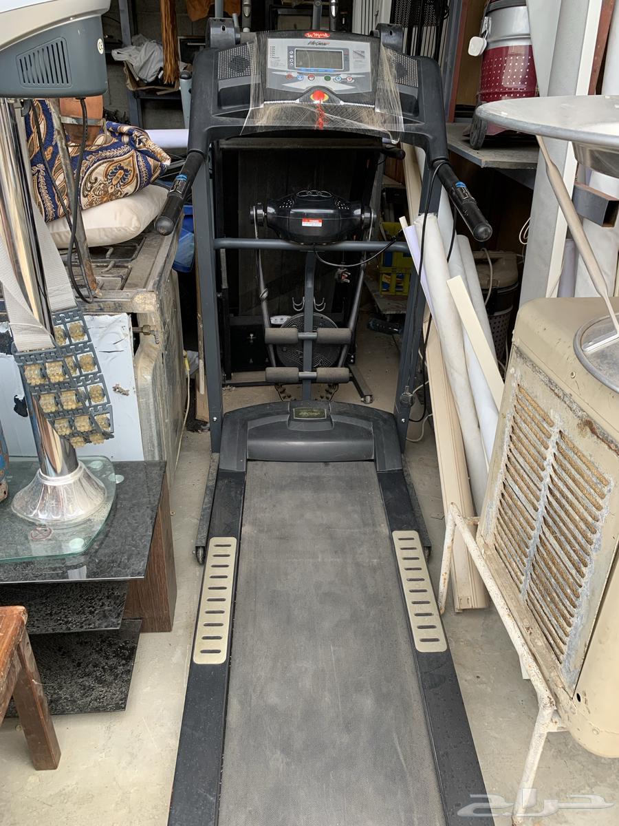 Working treadmill in good condition with vibration device64371089234179112