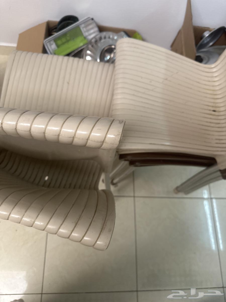 6 كراسي بلاستك بحاله جيده64368310364929112