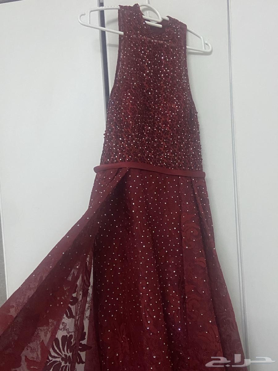 فستان جديد ما لبس إلا مرة واحدة مقاس مديم أبغى فيه 40064363398068866114