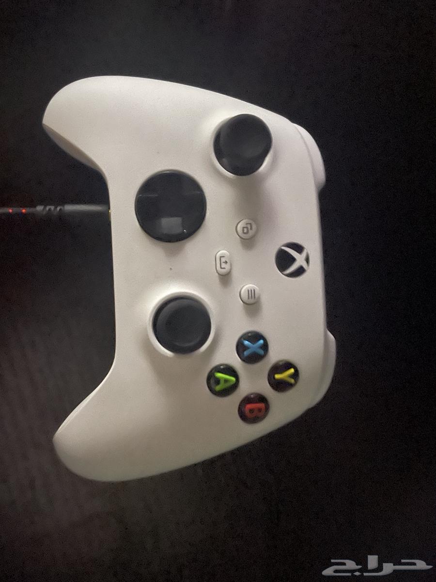 New Xbox not completed one year and two months with controller64369805972739111