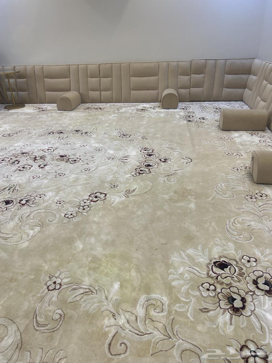 Turkish type carpet .. 5x5 approximately one year of use ..64368630698754111